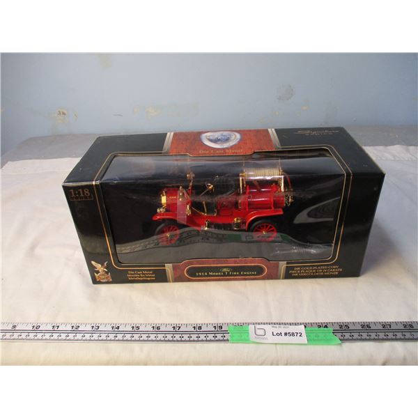 Signature Series 1914 Ford Model T Fire Engine 1/18