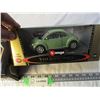 Image 3 : (2X THE MONEY) Burago VW 1998 New Beatle, Dodge Viper RT/10 1/24 (VW Plastic Is Broken on Box)