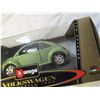 Image 4 : (2X THE MONEY) Burago VW 1998 New Beatle, Dodge Viper RT/10 1/24 (VW Plastic Is Broken on Box)