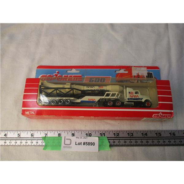 Majorette 600 NASA Semi Hauler (NIB) Semi 8" L