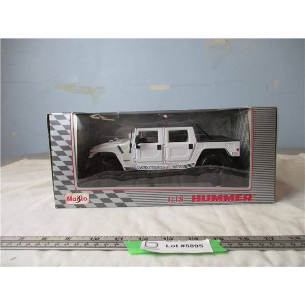 Maisto 1/18 Hummer Mobile Forces (NIB)