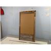 Image 4 : Framed Mirror With Barn Wood (18" x 31.5")