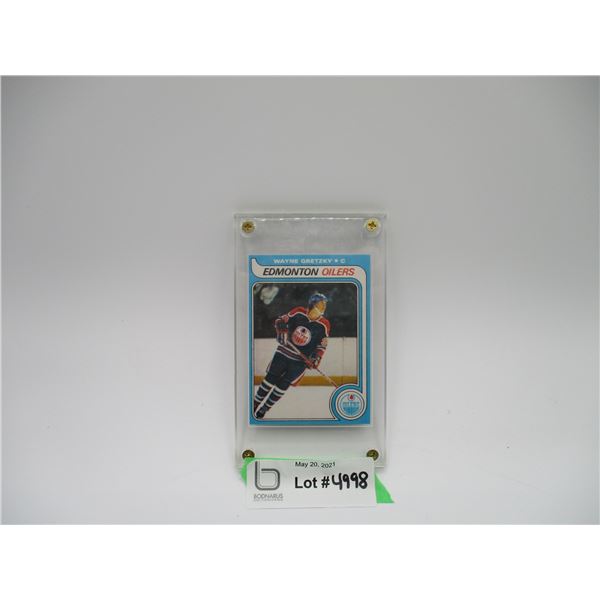 Wayne Gretzky Rookie Card (Ungraded) In Plastic