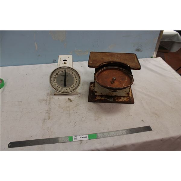 Vintage Scale Missing Top and Other Vintage Scale