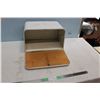 Image 1 : Bread Box