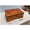 Image 1 : Cedar Box Storage Box 21" x 12" x 8.5 Tall