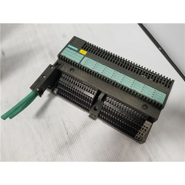 SIEMENS ET 200B-24DI/8D0 MODULE