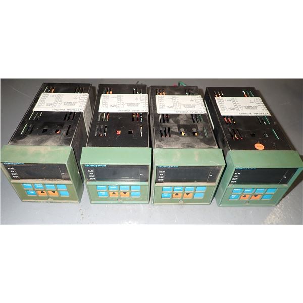 Lot of (4) Honeywell #IACD Controllers
