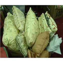 Box lot yellow silk pillows & tableclot