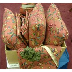 Box lot rose flowered pillows & tablecl
