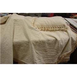 Bedspread w/bullion fringe & pillow