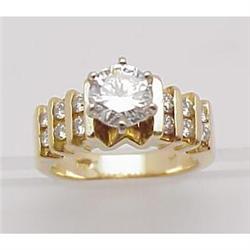 Lady's diamond ring 1.01Ct center stone