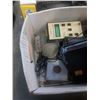Image 4 : 2 BOXES OF ELECTRONICS AND METERS