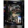 Image 2 : 2 Crates of pliers cutters and screwdrivers