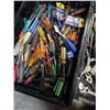 Image 7 : 2 Crates of pliers cutters and screwdrivers