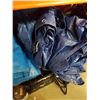 Image 2 : 2 BLUE TARPS