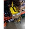 Image 1 : Pelican light - needs new battery