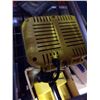 Image 2 : Pelican light - needs new battery