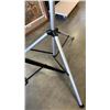 Image 3 : 2 PERFORMANCE SPEAKER STANDS