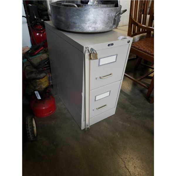 PRO SOURCE METAL FILING CABINET WITH PADLOCK BAR