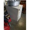 Image 3 : PRO SOURCE METAL FILING CABINET WITH PADLOCK BAR
