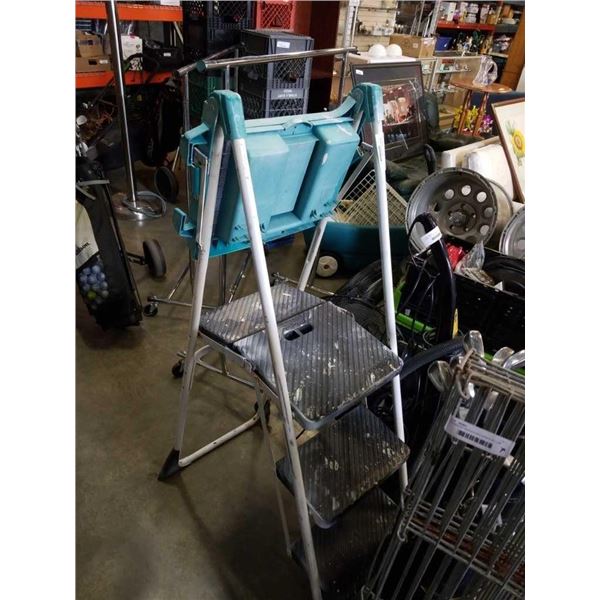 Three-step Cosco painters ladder