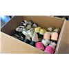 Image 2 : 2 boxes of various shoes