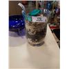 Image 2 : VASE OF NECKLACES AND BLUE GLASS SALAD BOWL WITH UTENSILS