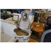 Image 2 : CAST PEDESTAL AND FOUNTAIN BODY - NO PUMP