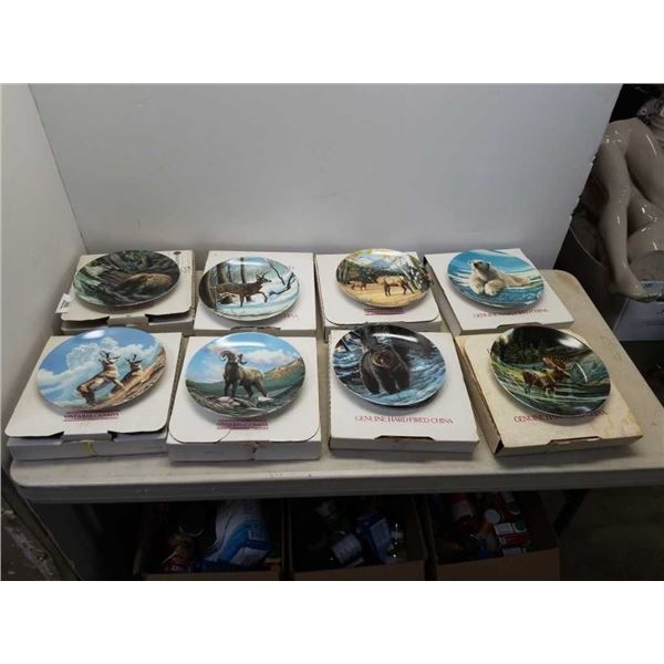 BRADFORD EXCHANGE WILD AND FREE: CANADA'S BIG GAME 8 COLLECTOR PLATE SET