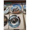 Image 4 : BRADFORD EXCHANGE WILD AND FREE: CANADA'S BIG GAME 8 COLLECTOR PLATE SET WITH STAND