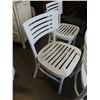 Image 3 : 4 WHITE DINING CHAIRS