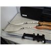 Image 2 : 2 wildcat recurve 20lb pull bows with 5 target arrows, arm sleeve and hardcase