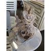 Image 2 : DECORATIVE TULIP LAMP