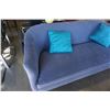 Image 5 : LEE INDUSTRIES CUSTOM HAND MADE BLUE SOFA WITH THROW PILLOWS - 83 INCHES WIDE, 38 INCHES DEEP