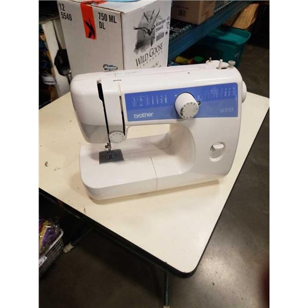 BROTHER LS-2125 SEWING MACHINE - NO PEDAL