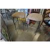 Image 2 : 2 METAL BASE BAR STOOLS