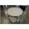 Image 3 : LOT OF DRUMS - 5 TOMS, SNARE AND 2 BASS DRUMS