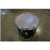 Image 8 : LOT OF DRUMS - 5 TOMS, SNARE AND 2 BASS DRUMS