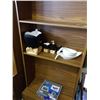 Image 1 : CIC CONTAINERS AND SOAP DISPENSER AND ESQUE LEAF DISHES