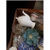 Image 3 : Tray of vintage glass and China