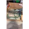 Image 2 : 2 BOXES OF BATH MATS, RUG, GLASS BOWLS, ESTATE GOODS AND PURSES