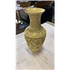Image 5 : HIGHLY CARVED 13 INCH EASTERN VASE