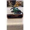 Image 7 : BLUE MOUNTAIN POTTERY HORSE AND EAGLE