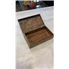Image 3 : VINTAGE CHINESE LIDDED TIN