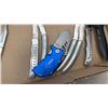 Image 3 : 6 new pocket knives with new Columbia, buker and AFD folding knives