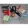 Image 1 : BOX OF SEVERAL STAPLE GUNS WITH STAPLES