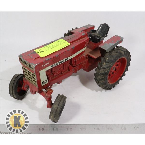 ANTIQUE INTERNATIONAL TRACOR