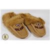 Image 1 : PAIR MENS MOCCASINS SIZE 8