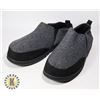 Image 1 : SLIPPERS SIZE 9-10 GRAY AND BLACK